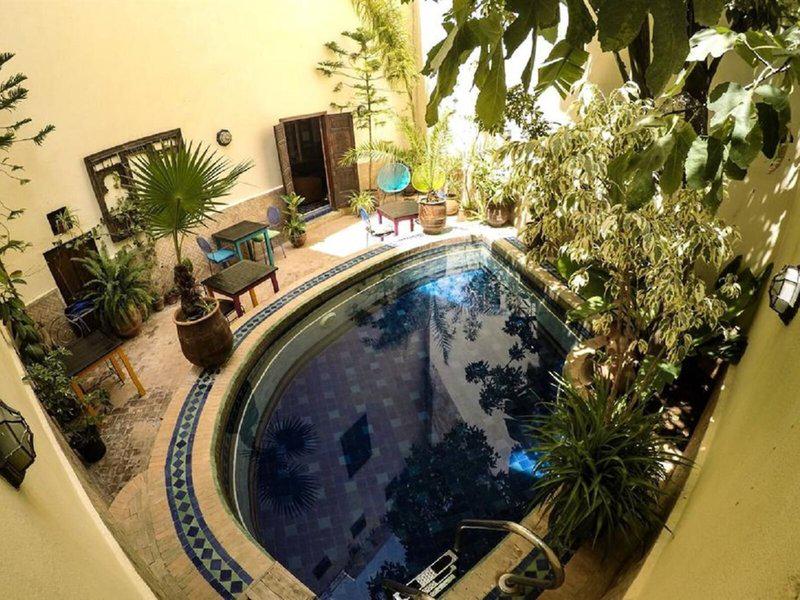 697CD8456ED7E9BAF5C230E22F912A99