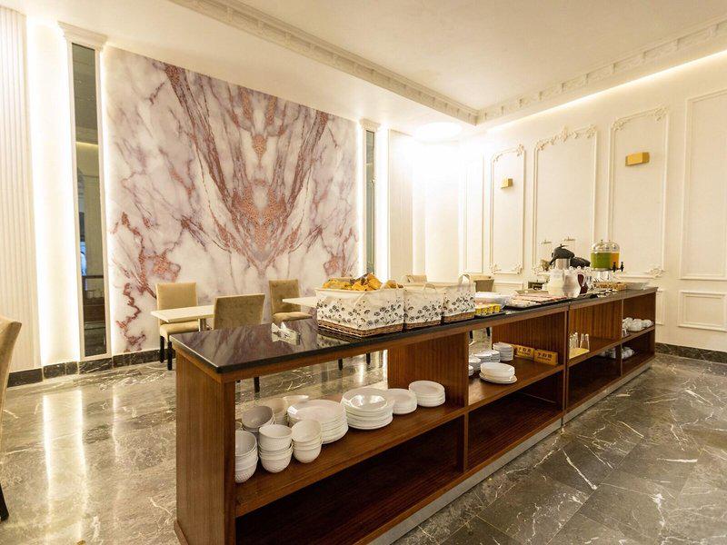 0B102EFBF031AED5A6D81C6722ECF952