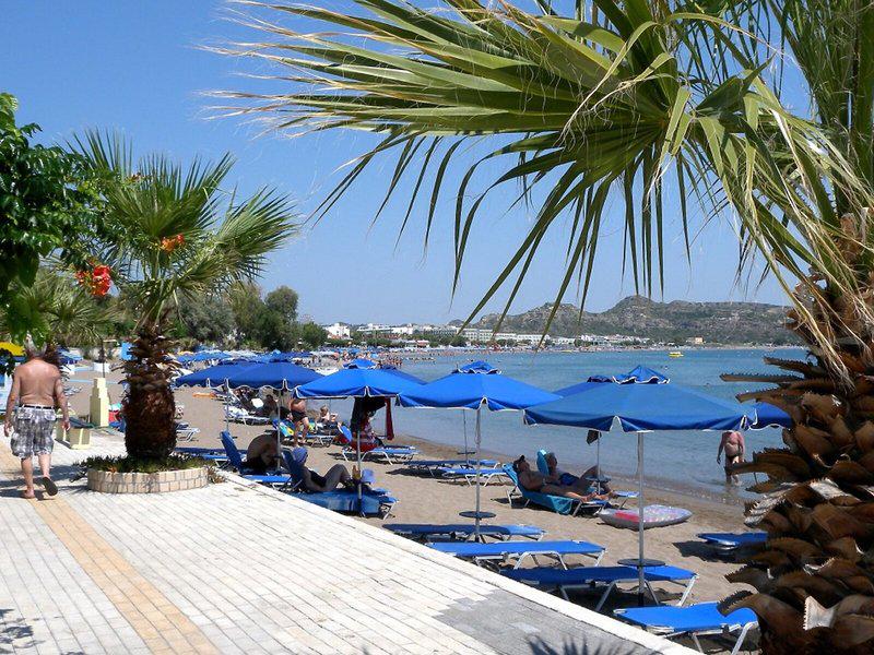 Tinas Plus Hotel