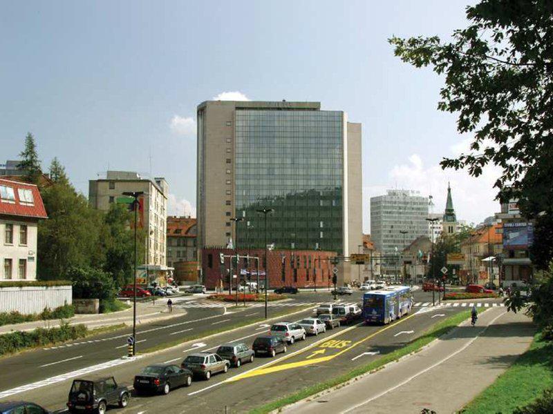 0246A5A08E45AE73E537DB7A198D056E