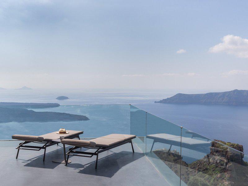 6305AA2E11DE1AFFD1C2AAB0648C19C5