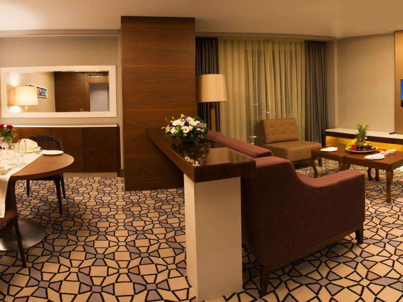 654B8D152C876154E26013B4433E7B7A