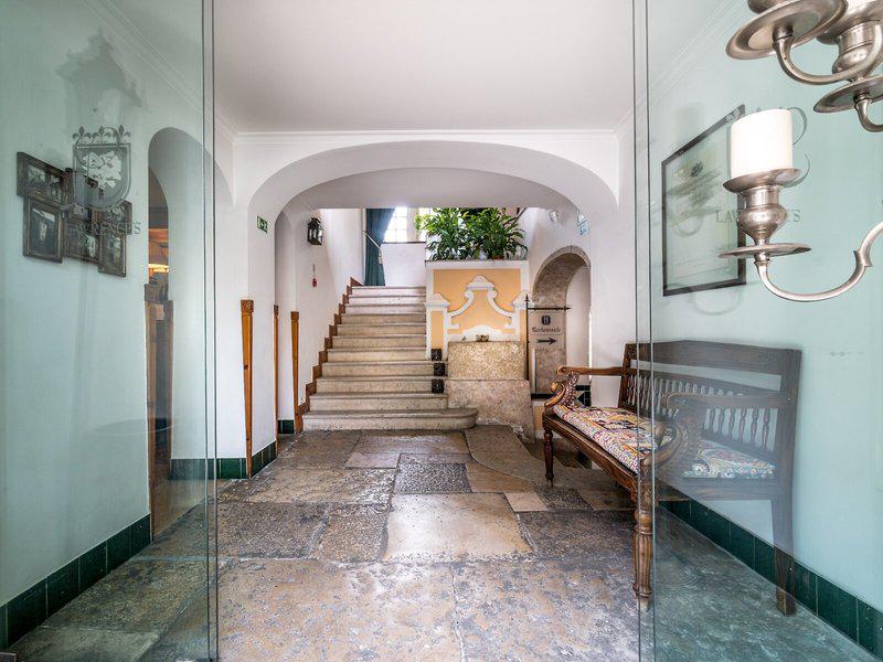 4B1611015288D1204A14BBF7C6C426FE