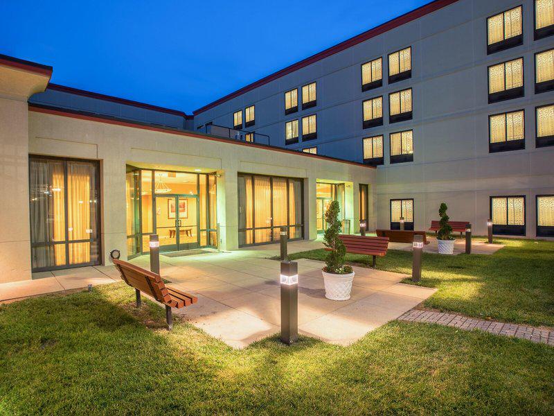 C40C987E2A64A6B1E9684F14D0E07183