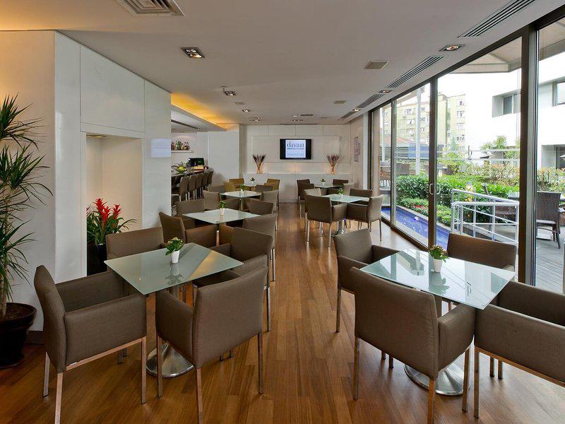 8106C5426E568F4043E54EF3924D3CF0