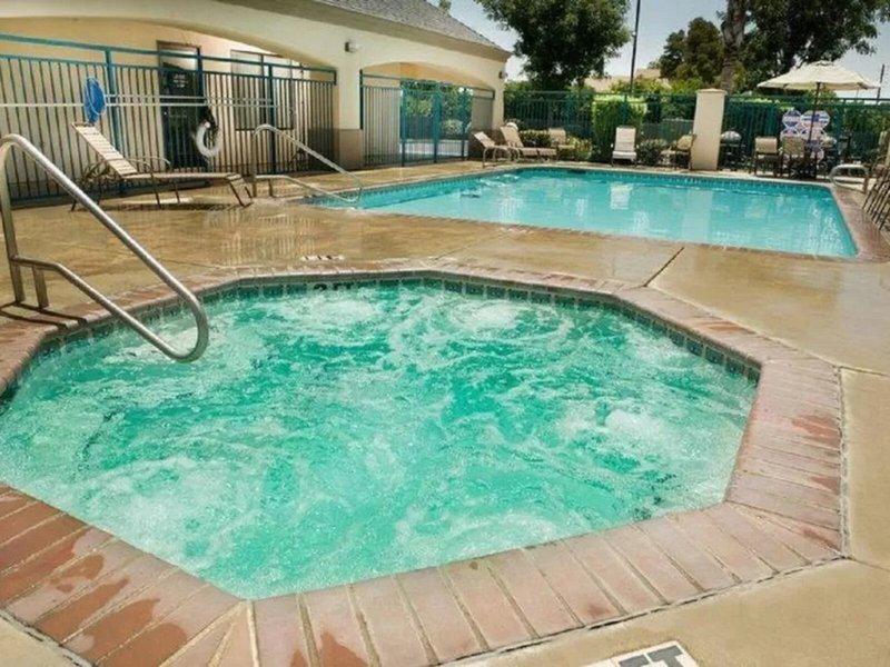 C3415B0E221CDC3C9F360D30E113171D