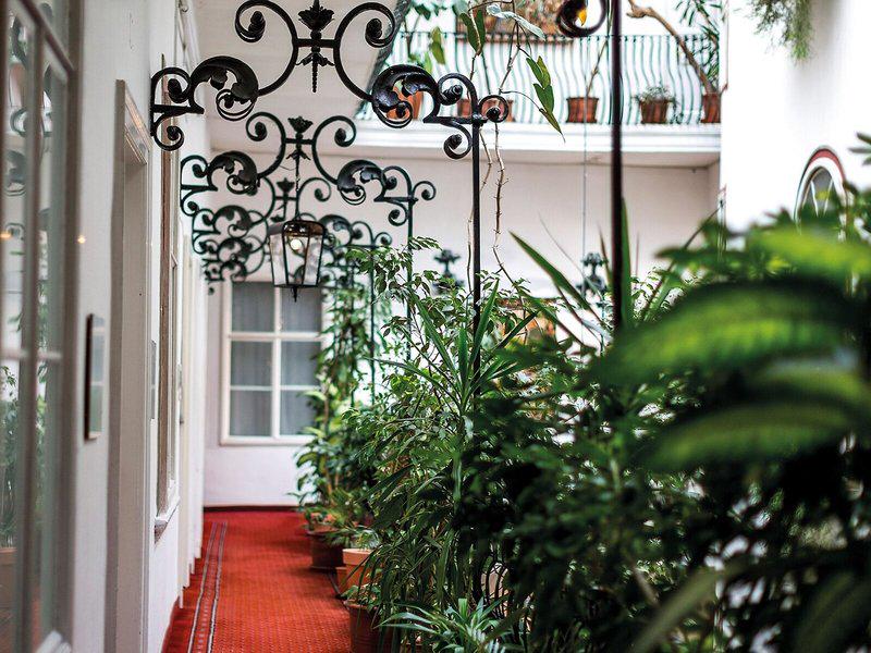 FC2B77EE6687045078145A26FF6A3A59