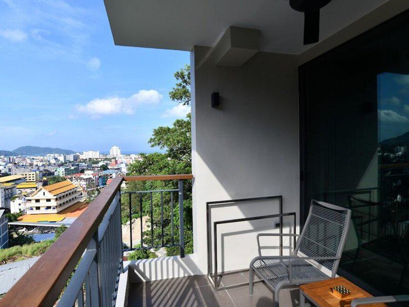 D319D6DD59854861F7B41D028514412E