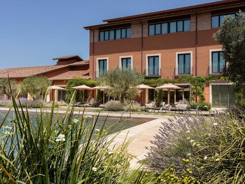 A94FD96D9C6E4EA84BE2E14FEEC8E9B2