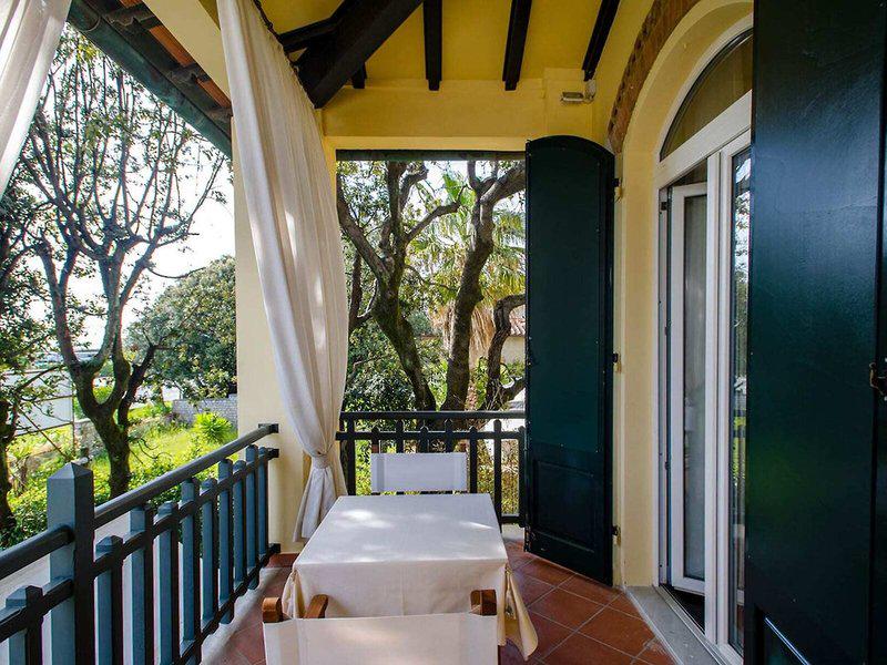 6EB098DBBA0080461ECE5F17575772F6