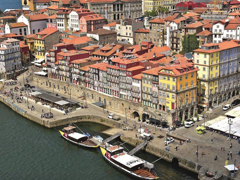 27E0B8E3694AA76232E983BB6E40E63F