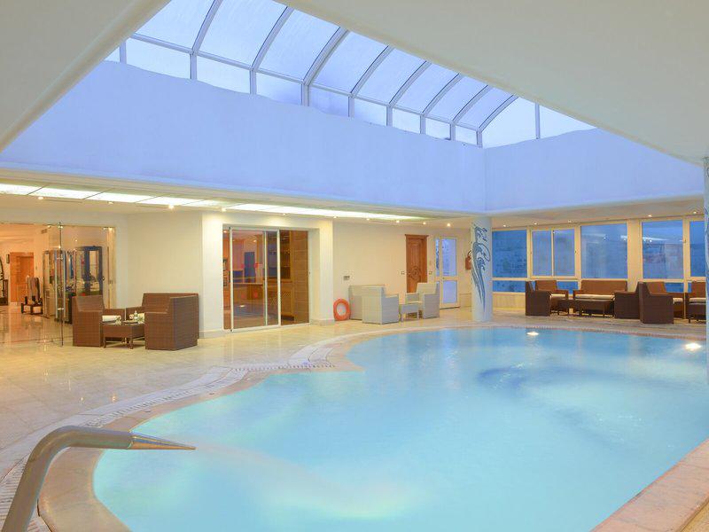 DCD4136CEB43502F8FB0AAAF6899FB92