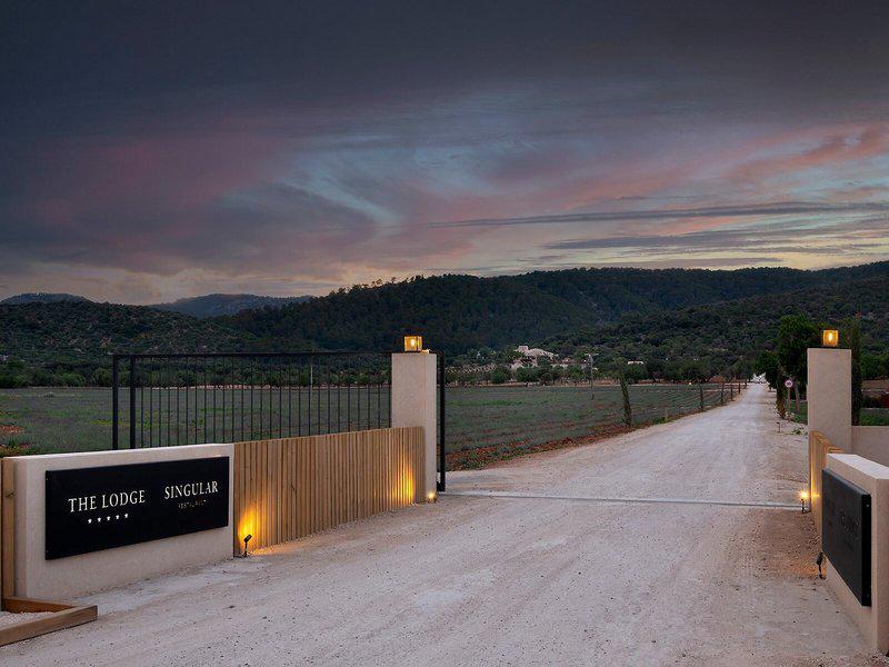 A54445BA44FE3D39747BE367E28E6E52