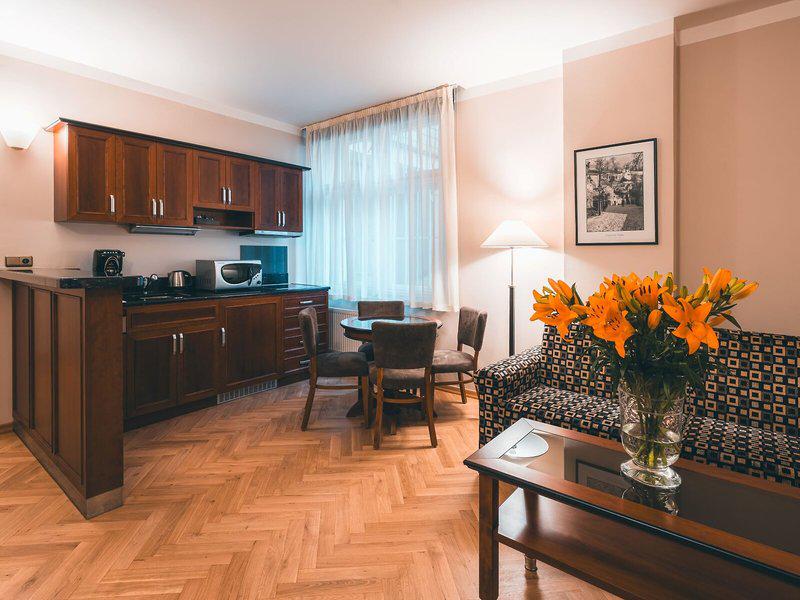 18AF0958AB07E0945C02D3A5C20FC2CC