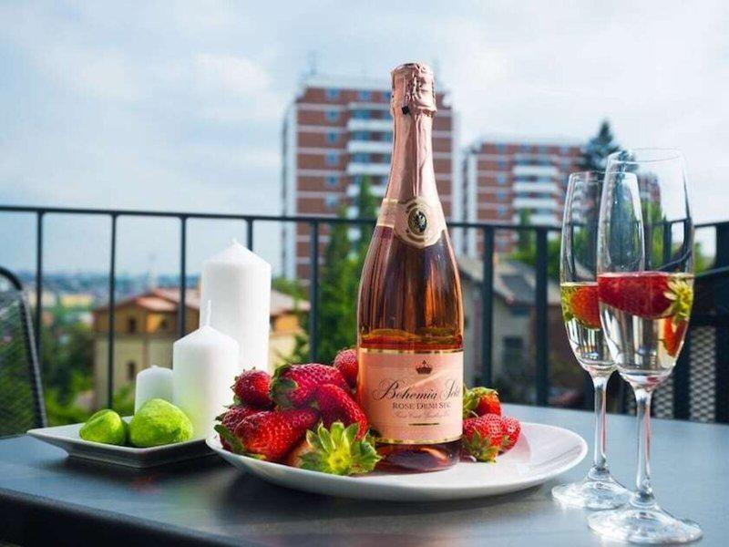 7F4A2C14A88A9CAAF0688B0A259767ED