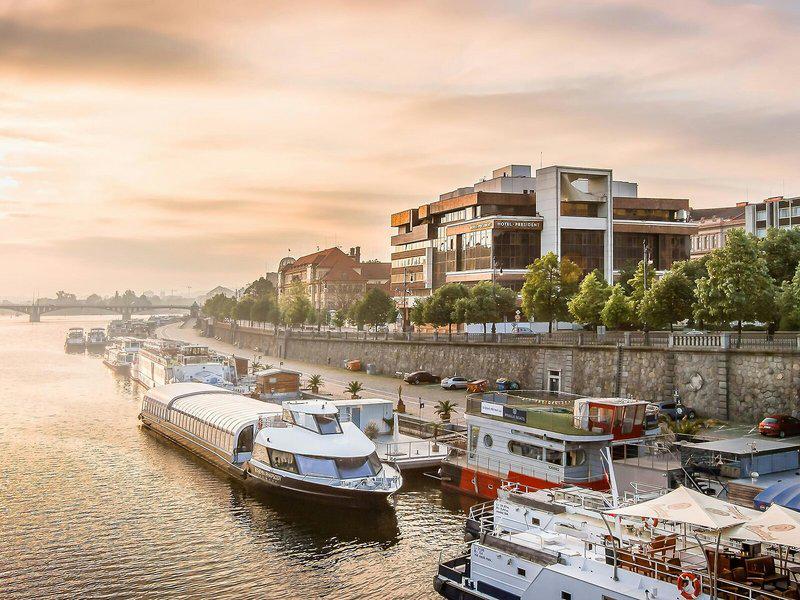 E5D061D73529C00D6352FB670BB20352