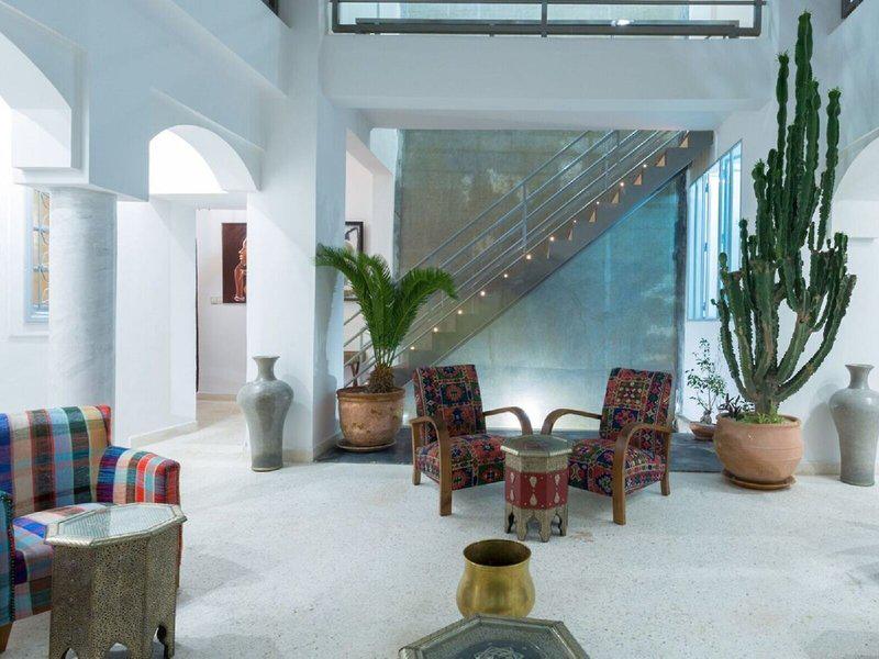 6E60CFDB20E40E23AEA51B45E8B8B016