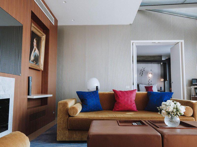 CB61A4141CCBDADB70BD3F8EF9CD8D03