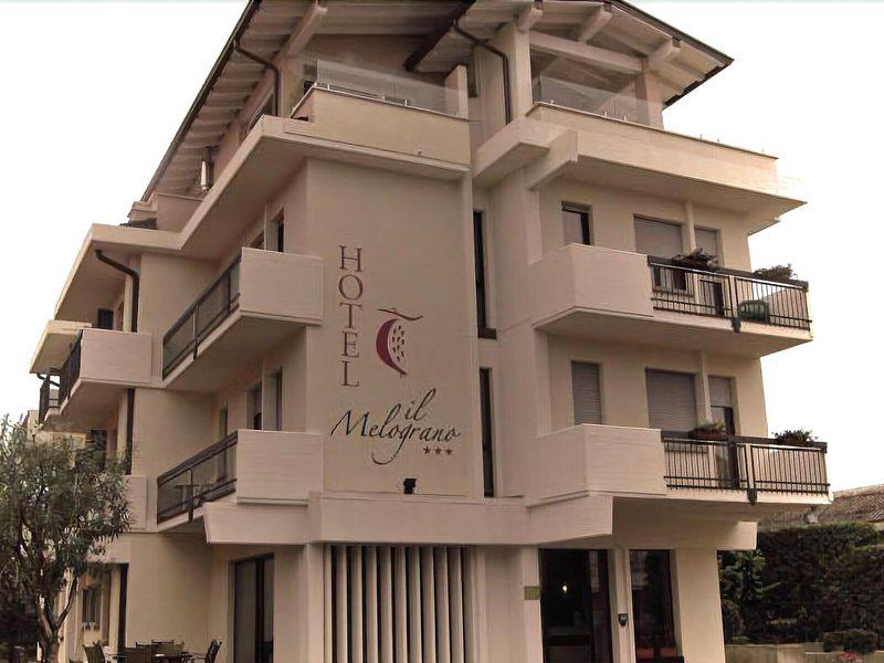 7634ACD6DCD2C57D4C7E2292454A384D