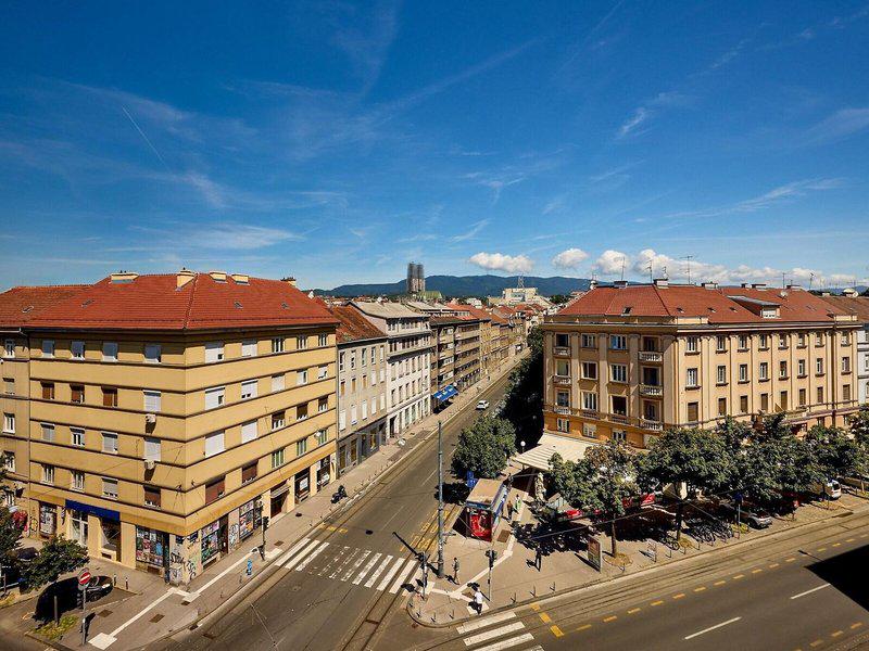 E42926F96ACFE31D41F33377622DA785