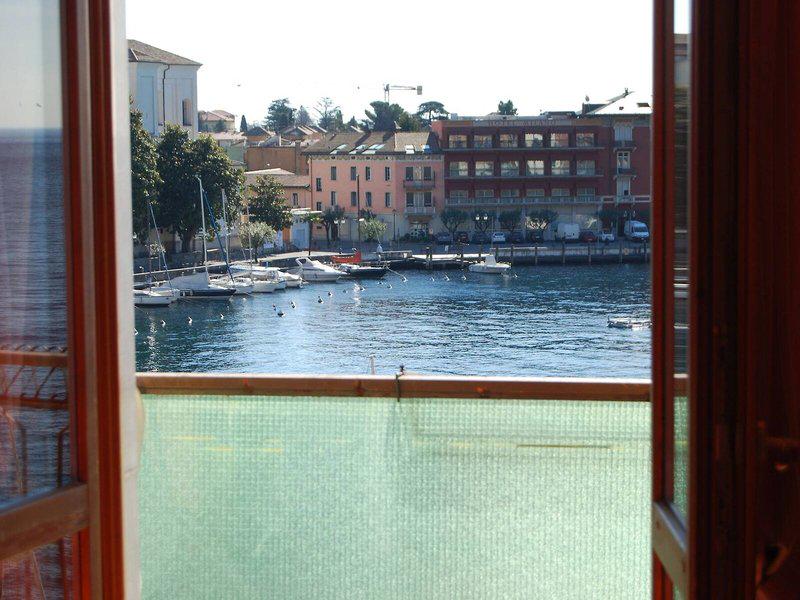 93093A0CBED9FFB572932813C7A203C8