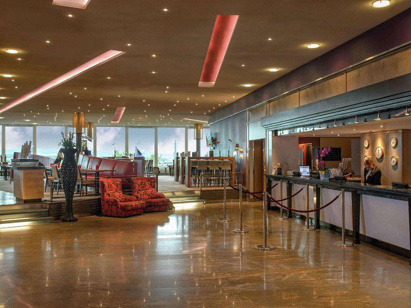 E212D230F46CC3E8178B5A62DFE049A9