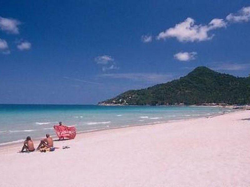 893B8D0CD460AD3F5D00E264D25BD2F2