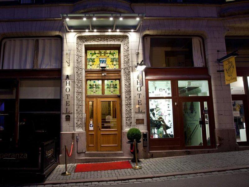 9B88783F956B9C0187B73EE650A7FBC4