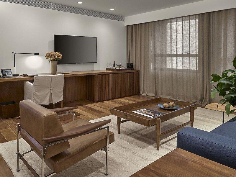 4607A49ACA4B76A1631AA0D8F585941F