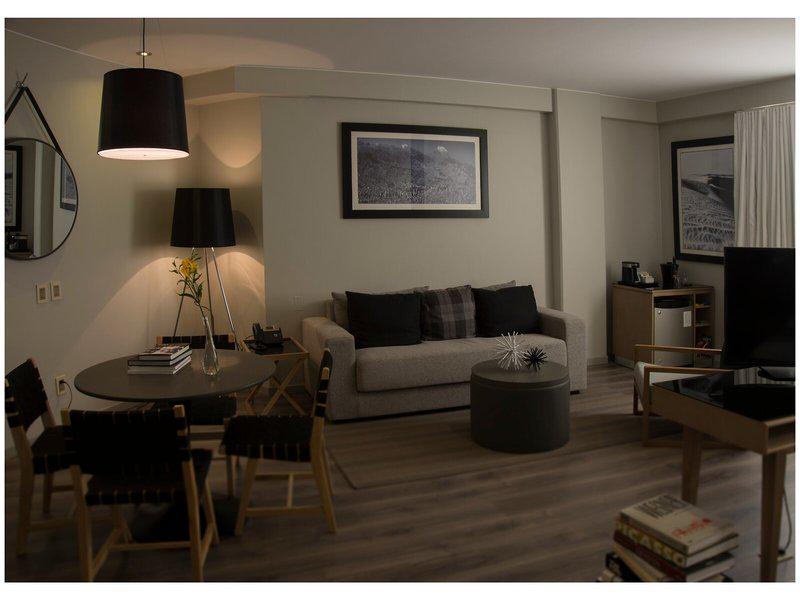 9A2B2851D46949D85406D91D1150D27D