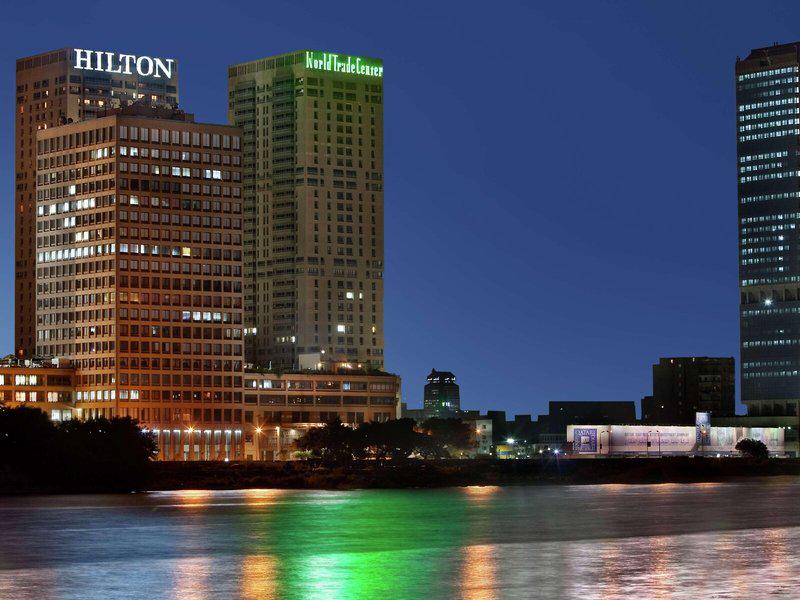 2BB0925B68A84AAC5436ACCF547264C2