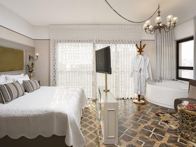 95FB8A976EF59208F04B1D815F3E82C5