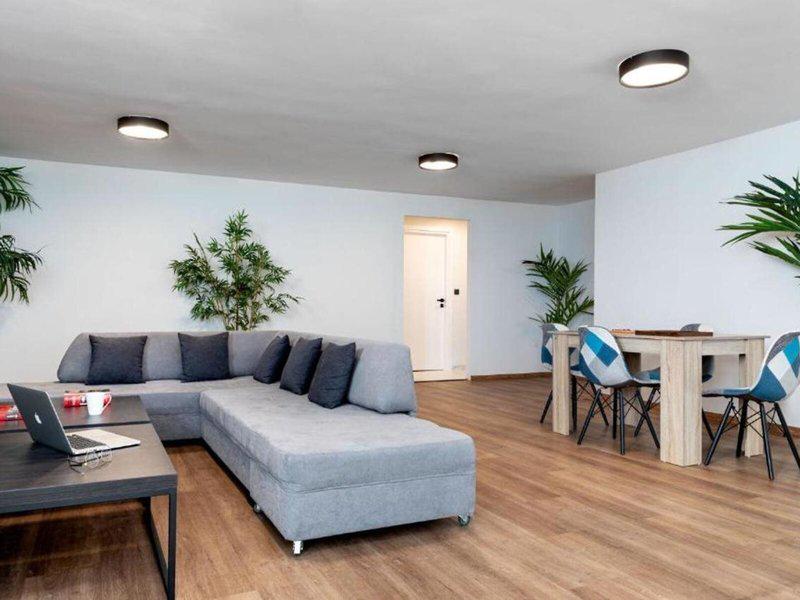 CC972D4C43AA059A80BCF3E5237B1E7F