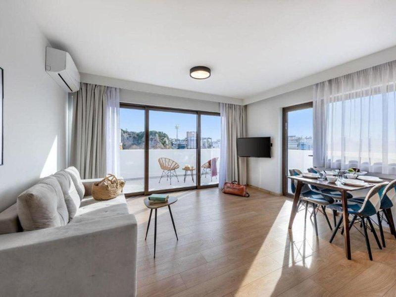 FD0FFEBBCA699E9C53E26BB81200ADBB