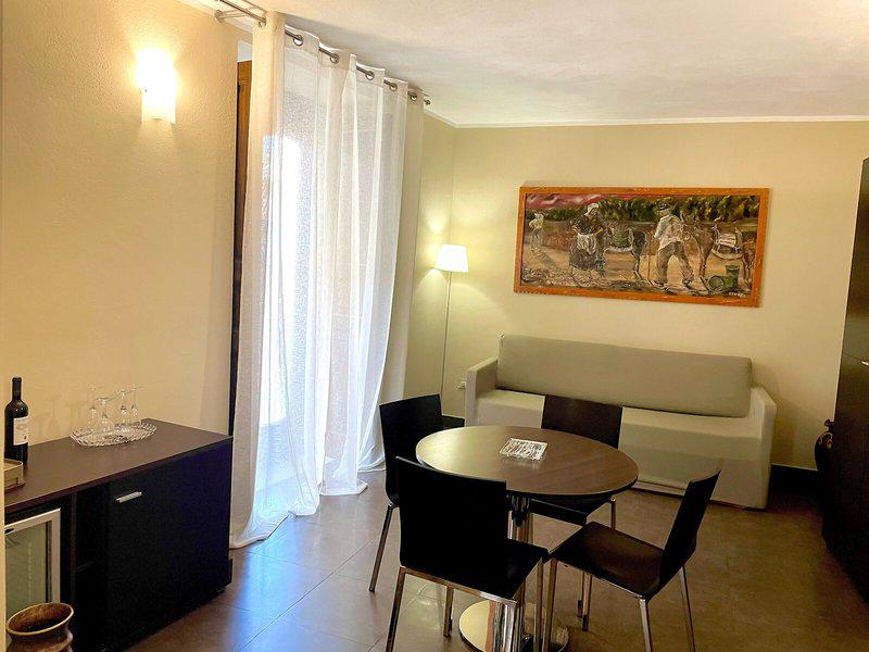 241C8135CD1202570B6CD6A9E0E08CE8