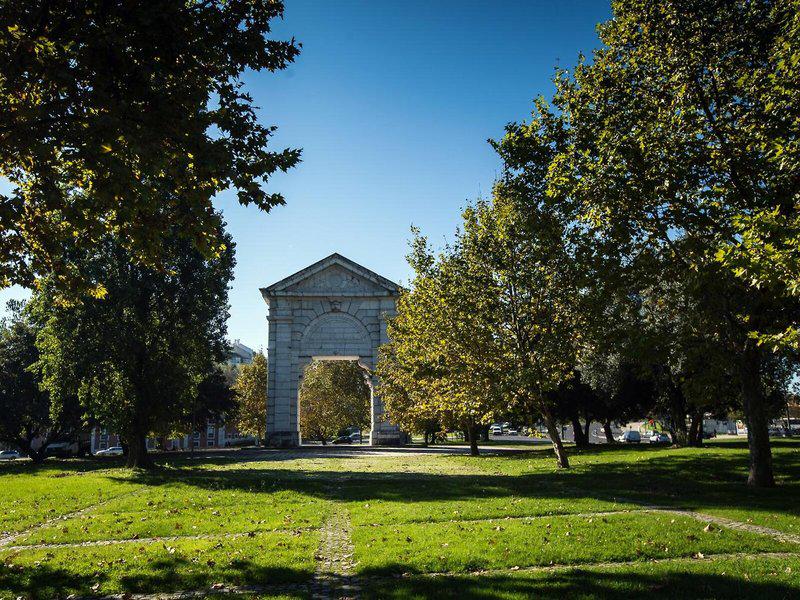 FE81E04B6B3358DE3EE83093884AEDA9