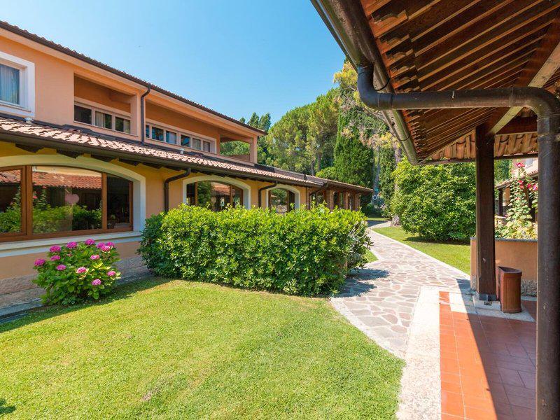 1041895C4F91DD9EAA259DC5B3B3F1B5