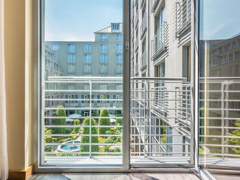 58810007577639F0175D22E91089E6BD