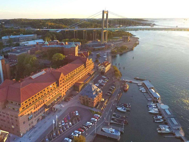 F030F0893EADFA85CDD26790C725C533