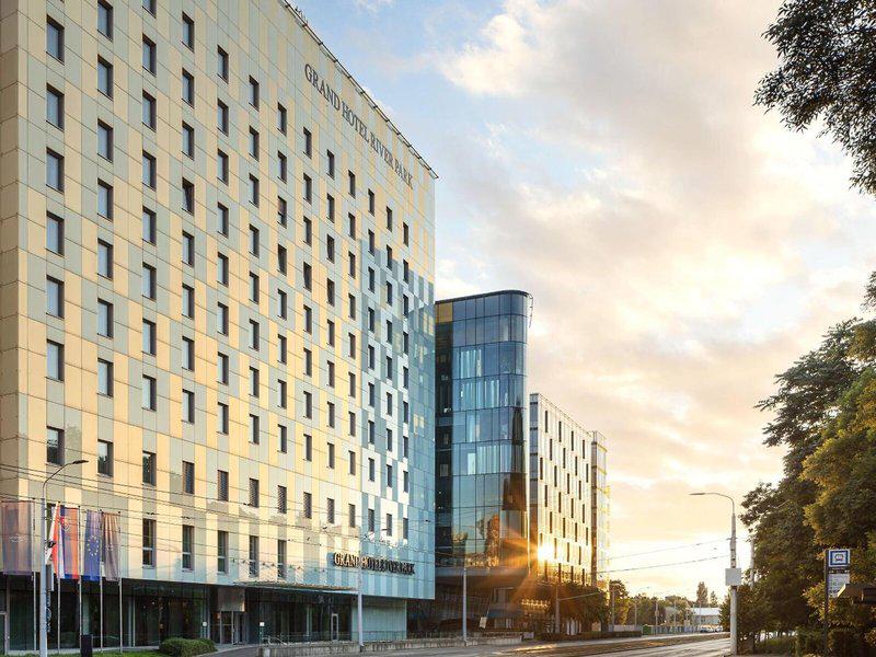 DAF54A735D50F6DF8062567EF30E381E