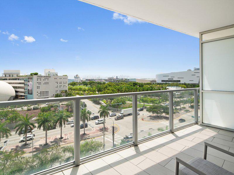 008DE275239866F55AC2BEDB56F2ECC9