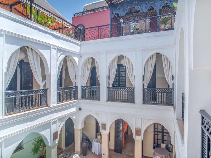 8EA2F8948312A361B495EEAD73860FDC