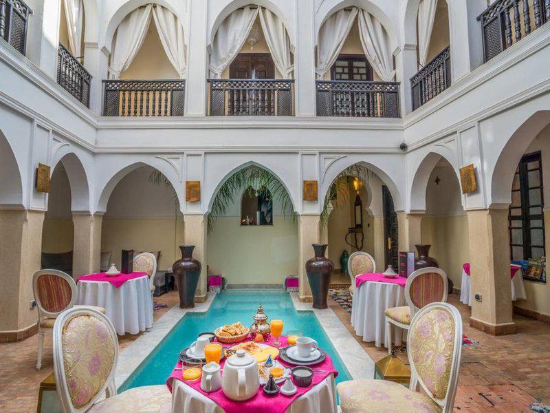 F5AD47C5B7C4977FE7A4527B5A6D2806