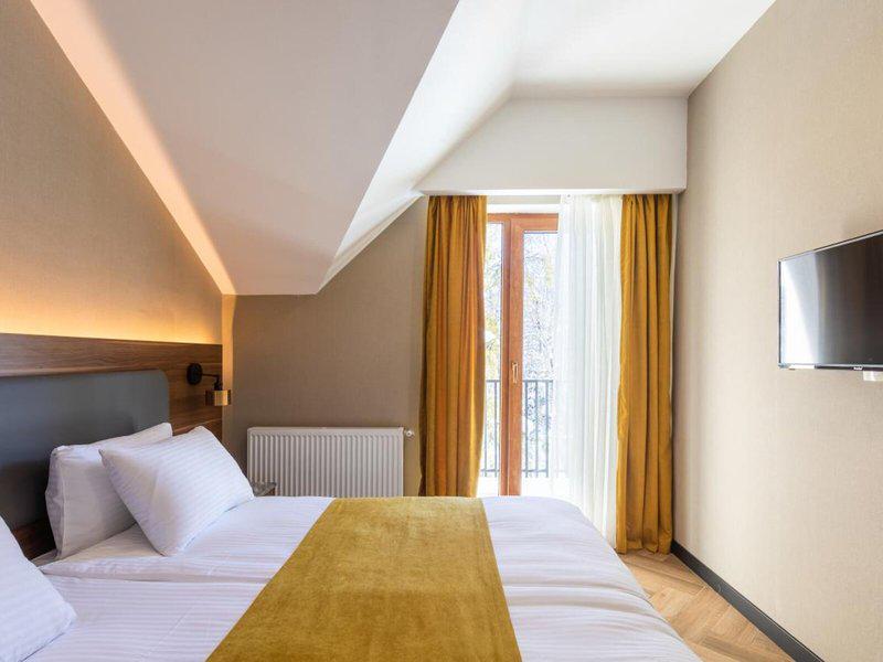 053EE56ED88B0B6460BBB2926885B638