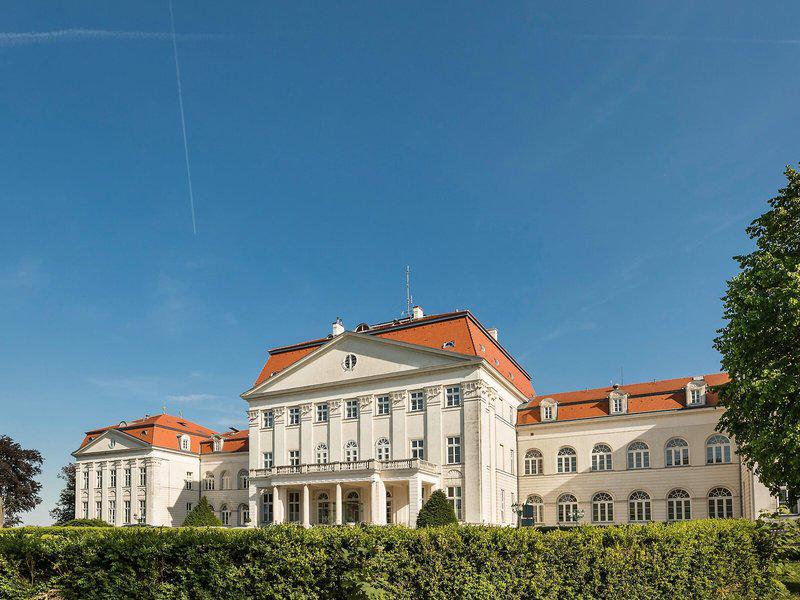 AE6DA156D1C507221F8947A957818E80