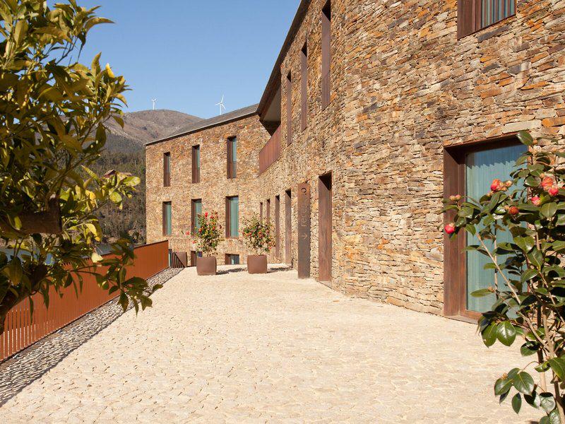 82B893A350529A4A36A480134E785633