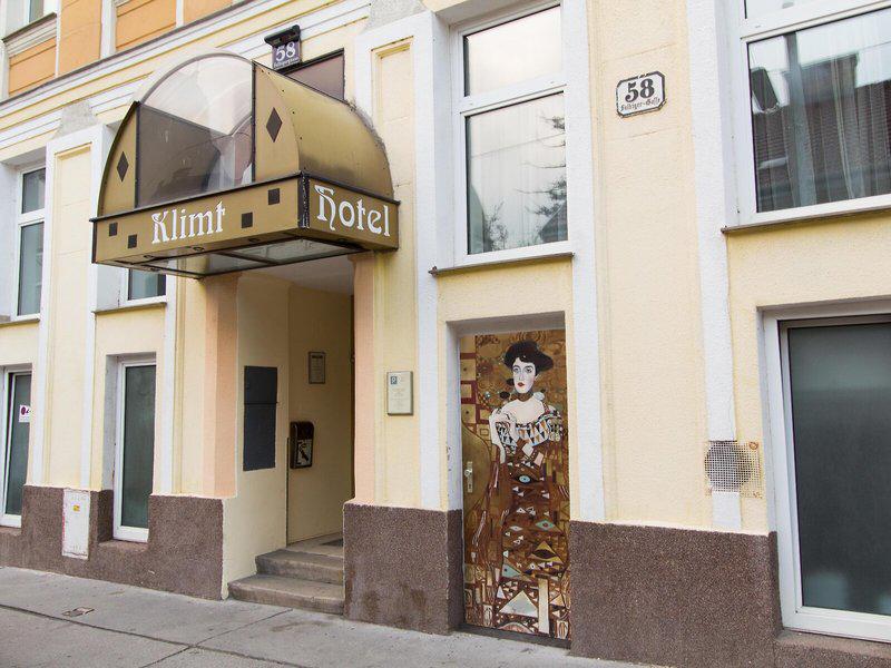 EAEC593CB4193063F150BF78B9CCB046