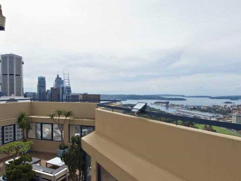 FEA6A351EEE8E8E40140F0A4CE72A848