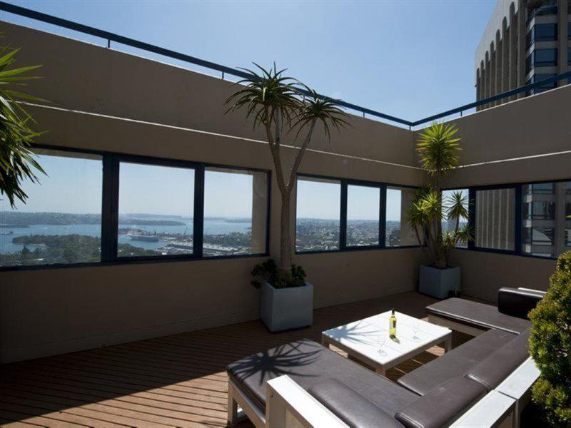 1636778D735C5751BA54C965A6DFA030