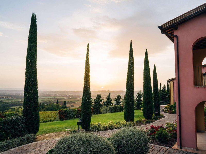 2442AEBCF1C68109D5A1D0F33B5FF50D